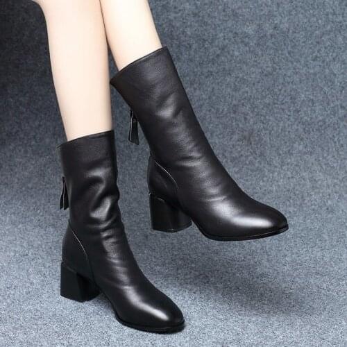 2021 Autumn and winter new Thick heel round toe high heels and fleece short boots womens mid-heel mid-up boots Martin boots