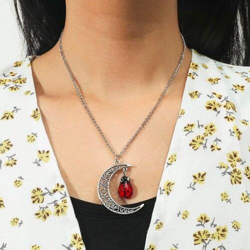 Vintage Moon Hollow Pattern Ceramic Insect Ladybug Necklaces Pendants For Women Girls Silver Color Metal Chain Necklace Jewelry