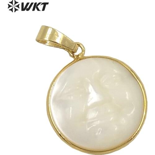 WT-JP243 American hot sales round shell carved face charms lady charming hand carved people face pendant made of shell