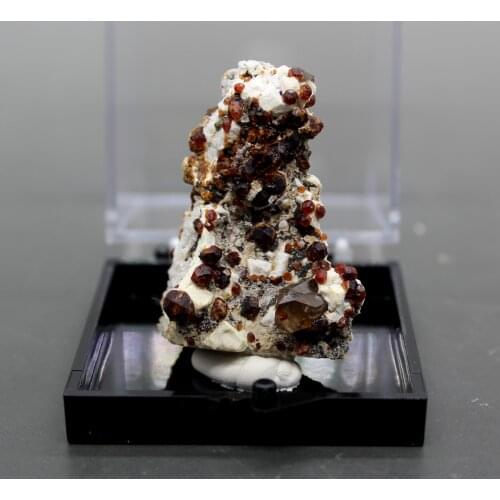 100% natural Garnet mineral specimen stones and crystals healing crystals quartz box size 5.2 cm