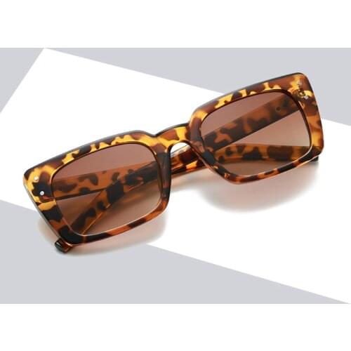 Square Sunglasses Woman Samll Frame Sun Glasses for Women Fahsion Trendy Unisex Street Shot Rivet Eyewear Travel Zonnebril Dames