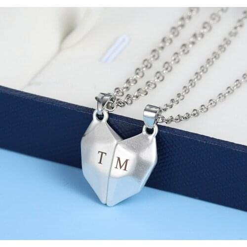 2Pcs/set Custom name Couple Necklaces Charm Pendant Necklace Jewelry Unisex Lovers Couples Jewelry Gift Clavicle Chain Pendants