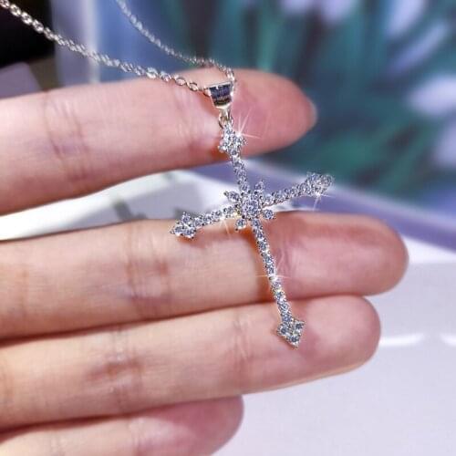 Korean Trendy Simple Shiny Zircon Paved Cross Pendant Necklace For Women Party Temperament Fashion Jewelry Gifts Clavicle Chain
