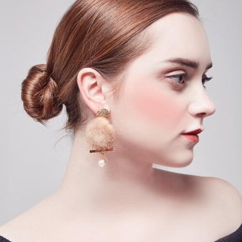 2018 New fashion mink ball earrrings for woman in stud post gold shiny Plated pearl Earrings in drop party wholesale jewelry