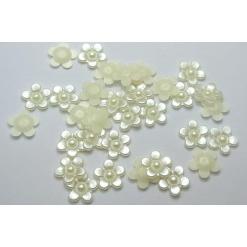 200 Ivory Acrylic Pearl Daisy Flower Beads 11mm FlatBacks Scrapbook Craft