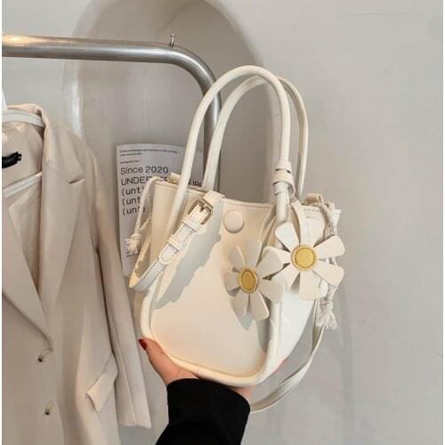 Shoulder Bag Female Tote Bag Women Designer Handbag Purse Retro Backpack Flower Fashion 2021 PU Leather Simple All-match Bucket