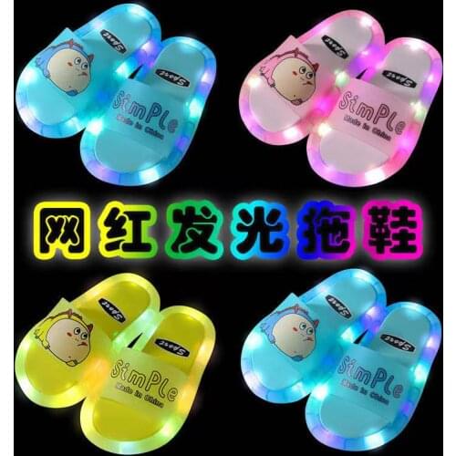 Summer fashion childrens slippers boys and girls indoor and outdoor soft soles non-slip baby web celebrity luminous shoes