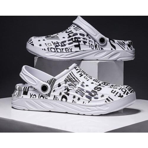 Garden Shoes Mens and Womens Summer Sandals Couple Water Hole Shoes Beach Casual Outdoor Shoes Flat Slippers Sandalia