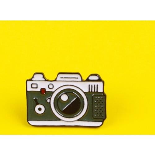 Retro Accessories Green Camera Clothes Lapel Pin Metal Brooches Anime Decoration Icon On Clothes Pins Jewelry Gift Icons Brooc