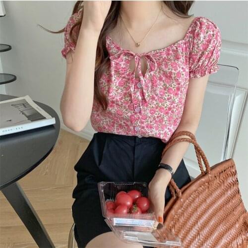Blouse Women French Lace Round Neck Floral Short-sleeved Shirt Female Design Sense Niche Summer New Korean Top