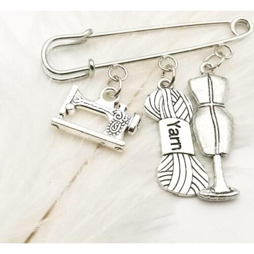 Fashion Brooch Sewing Machine Model Wool Ball Cute Brooch Clothes Decoration Men and Women Gift Christmas Jewelry Happy Birthday