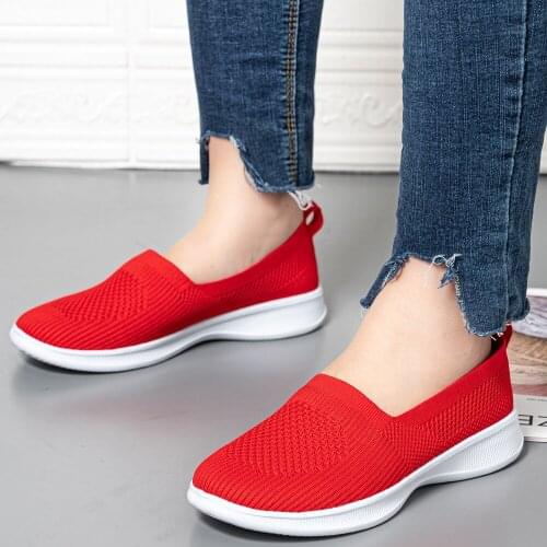 2021 Summer Women Shoes Knitting Sock Womens Sneakers Slip on Shoes Lightweight Flat Womens Sports Shoes Plus Size Loafers