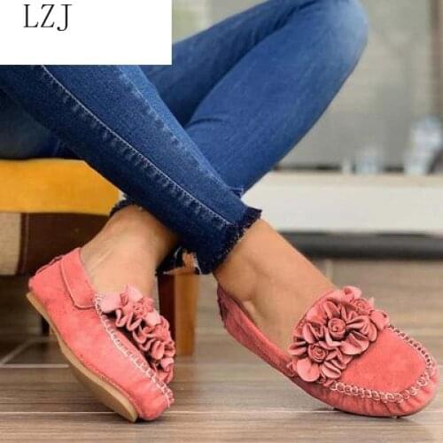 Autumn New Fashion Womens Shoes Soft Flat-Soled Comfortable Loafers Ladies Casual Flower Sewing Decor Lazy Shoes for Females