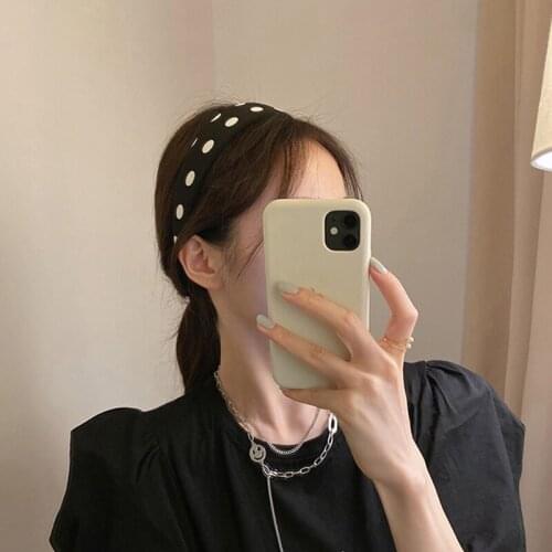 Korean version of the black and white big wave dot headdress headband female summer French headband hair accessories out