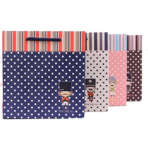 Ynaayu 5pcs/set Dots Handles Paper Bags Cute Cartoon Kraft Paper Bag Wedding Party Favoe Gift Bag