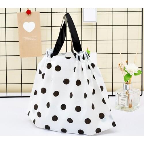 48pcs/lot White Polka dot Plastic Bags Shops Clothes Gift Bags With Handles Wedding Birthday Party Supplies Gift Bags