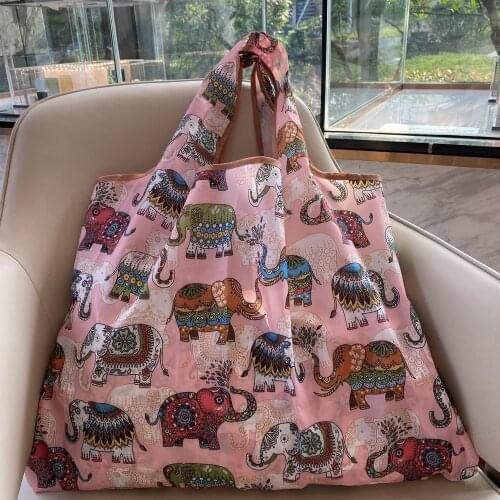 Shoppers' Portable Shopping Bags Can Be Reused Grocery Bags Big Handbags XL Yards 50 Pounds Lovely Green Gags