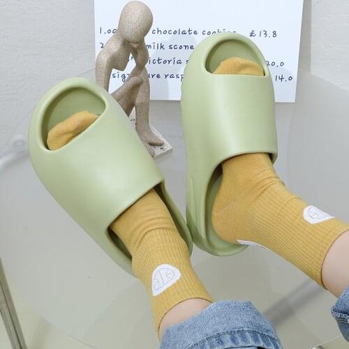 Men and Women Couple Thicken Summer Slippers Ladies Fashion Solid Color House Indoor Shoes Non Slip Trend Designer Sandals Beach