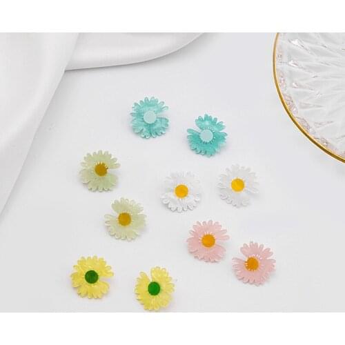 Classic Design Flower Daisy Acrylic Earrings for Women Girl Fashion Sweet Candy Korean Stud Ear Jewelry Gifts