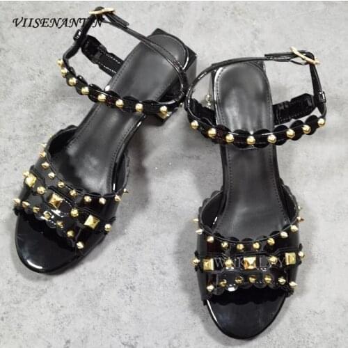 Golden red square heel rivet sandals 2021 summer new black open toe all-match Roman fairy style mid-heel high-heel sandals