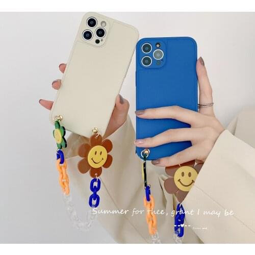 Korean style Smiley Flowers Chain Case for iphone 12 Pro Max XR 11ProMax X XS 7 8 plus Coloful Bracelet Hanging Strap Cover