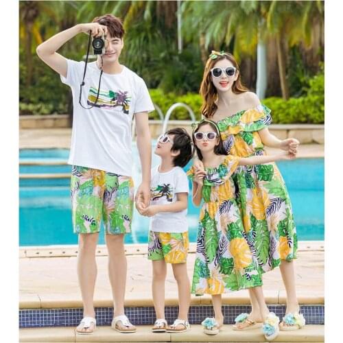 Family Matching Outfits Summer Holiday Couple Clothes Men Boys Cotton Short Sleeves T shirt Pants Women Girls Dress SA1390