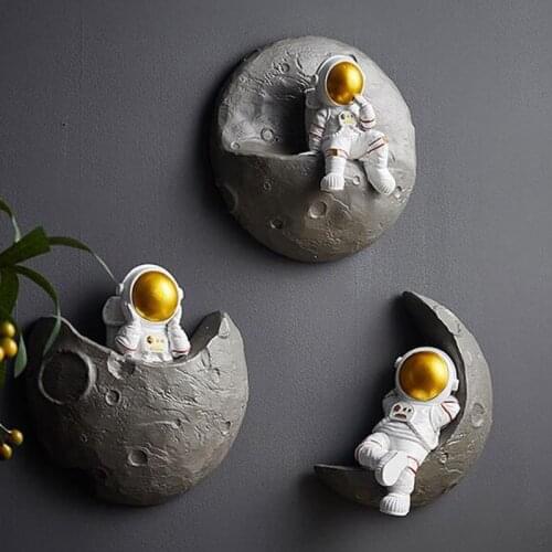 FSISLOVER 2021 New Nordic Ins Home Deco Modern Three-dimensional Resin Astronaut Wall Decoration Childrens Room Ornament