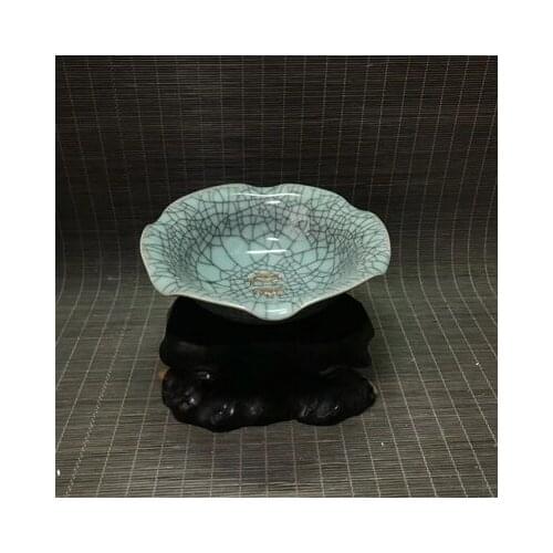 Jingdezhen antique blue and white porcelain opening crack tribute bowl