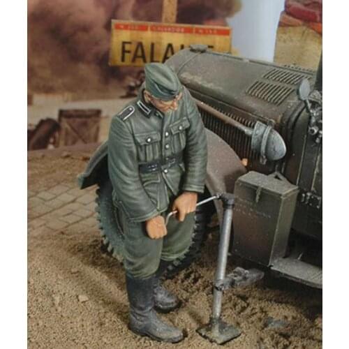 1/35 Scale Unpainted Resin Figure infantry with jack collection figure