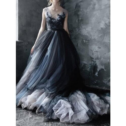 Gothic Style Black Wedding Dress Cap Sleeve V Neck Vintage Retro Design Ball Gown Appliques Lace Bridal Gowns Vestido de Nova