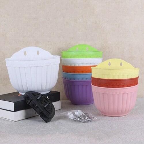 Environment-friendly Wall-mounted Flower Pot Colored Plastic Weaving Semi Circular Flowerpot With Hook For Balcony And Garden