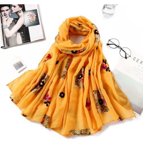 Cotton Embroidery Scarf Air Conditioning Towel Beautiful Beach Towel Women Spring Winter Scarf Lady Shawl Muslin Hijab