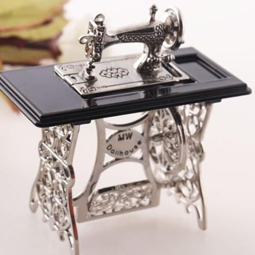 Black Silver Mini sewing machine,Play house toys artisan Photography props,miniatures decoration,Dollhouse Accessories
