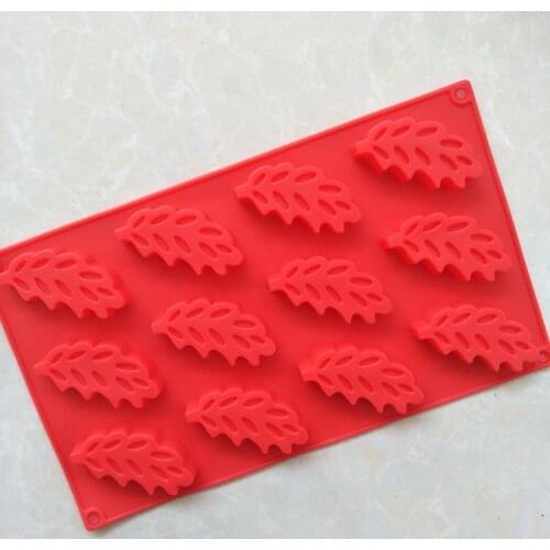 New 12 Even Leaves Shape Biscuit Mold Silicone Gel Cake Mold Silica Soap Mold E885