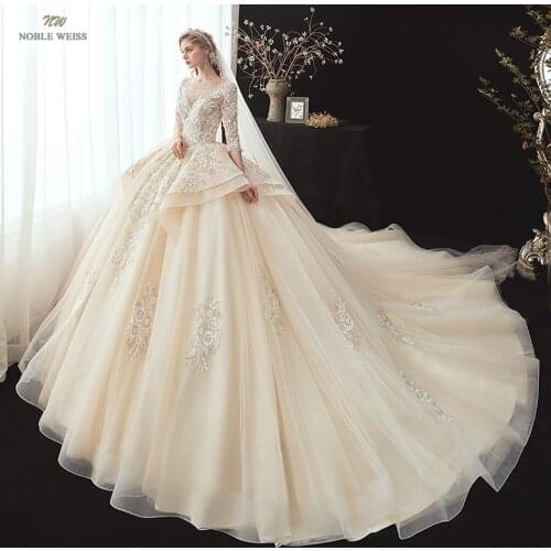 Ball Gown Wedding Dresses for Women O-Neck Appliques Wedding Gowns Court Train Bridal Dresses With 3/4 Sleeves