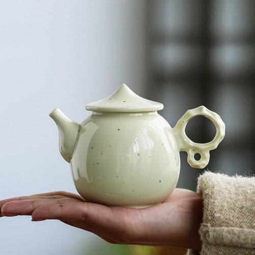 Handmade Ceramic Teapot White Tao Dou Yellow Glaze Stone Teapot Kung Fu Tea Set Teapot Hand Tea Pot with Infuser Blooming Tea