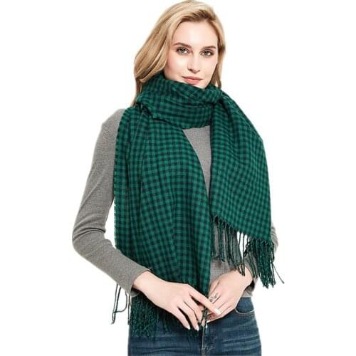 2020 Womens scarf winter Luxury designer Christmas color green soft warm scarf Imitation cashmere plaid tassel Shawls Wraps