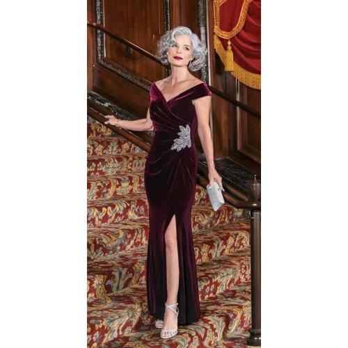 Elegant Long Off Shoulder Velvet Mother of Bride Dresses Mermaid Floor Length Corset Back Robes de Soirée for Women