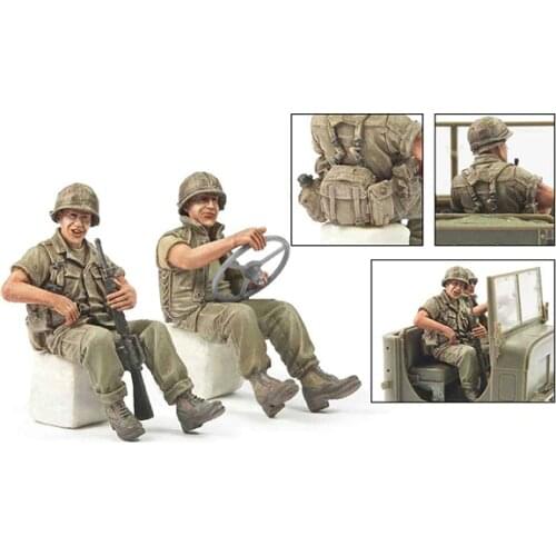 1/35 Scale Unpainted Resin Figure Ton truck driver crew 2 figures collection figure
