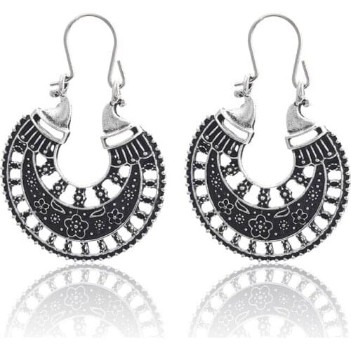 Retro 2020 Fashion New Earrings Simple Exotic Ethnic Wind Hollow Carved Flowers Ladies Earrings Wholesale Sales