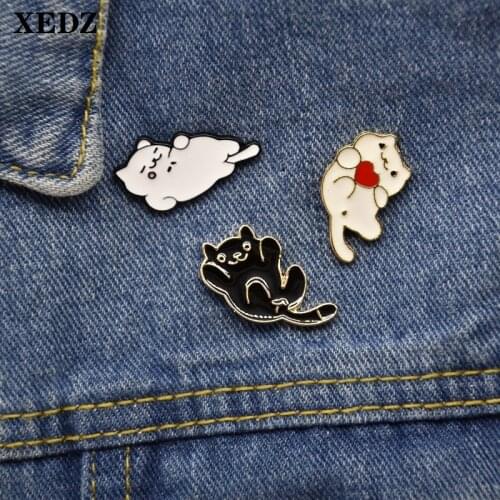 Cute cat enamel pins, funny cartoon animals, lazy cat badges, love cats, backpack clothes, buttons, black and white pins, gifts