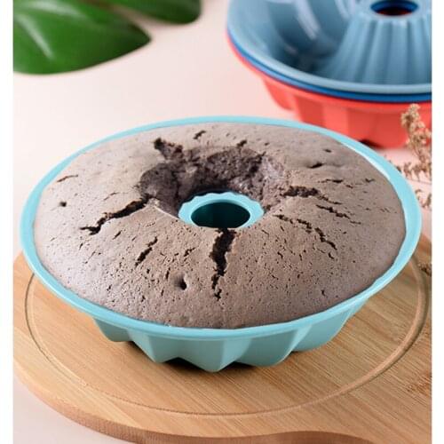 Silicone Bundt Pan - Silicone Fluted Cake Baking Pan, Non-Stick Cake Pan for Jello, Gelatin, Bread, 21cm Diameter Tube Bakeware