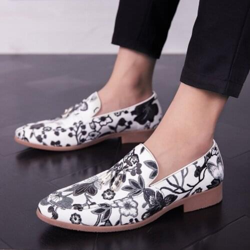 New Men British Trend Fashion Streets Floral Print Tassel Shoes Moccasins Wedding Prom Homecoming Footwear Zapatos Hombre
