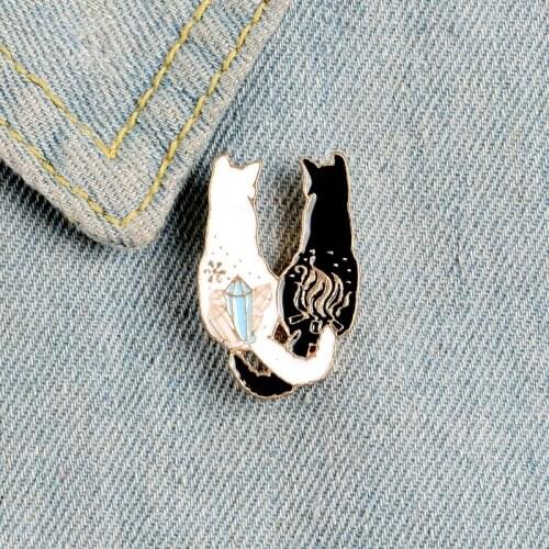 Love Tails Enamel Pin Custom Black White Cat Brooches Backpack Clothes Lapel Pin Animal Love Jewelry Gift for Friends