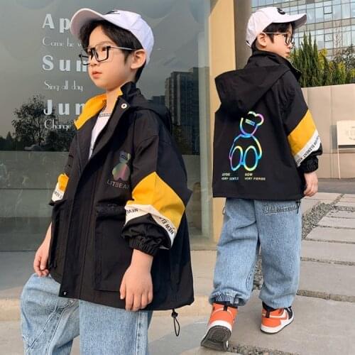 Wholesale Fashion 2021 Boys' Coat Fashionable Jacket Trench Coat Hooded Medium and Big Children Bear New Print Spring Jacket