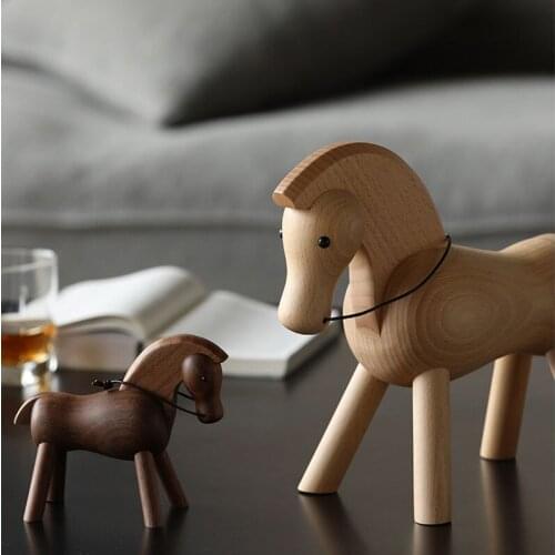Home Decor Wooden Walnut Horse Dolls Figurine Nordic Wood Carving Animal Crafts Gifts Living Room Home Decoration Accessories