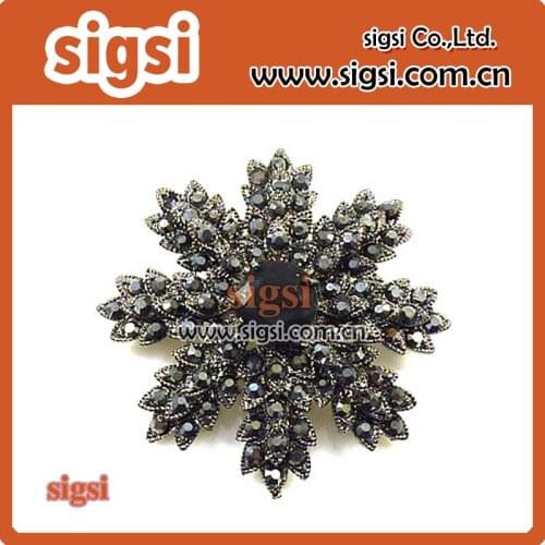 Zinc alloy main material rhinestone snow flower brooch