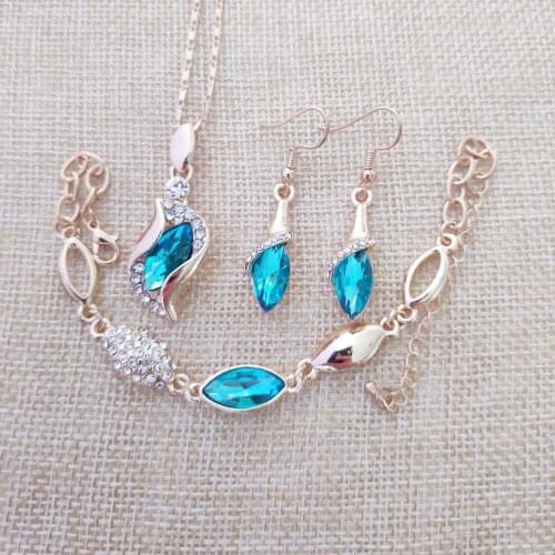 Womens fashion gold color jewelry set Austria crystal flower wedding jewelry set free shipping s031