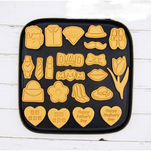 Food Grade Plastic Cookie Mold Love Biscuit Cutter 3D Cartoon Love Mold for Mothers Day Baking Tools Cupcake DIY Supply
