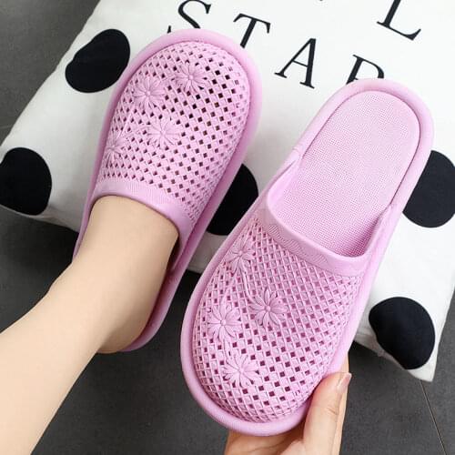 Women Clogs Jelly Sandals Home Non-slip Summer Hole Shoes Female Flat Slippers Plastic Female Girls Waterproof EVA Garden Shoes